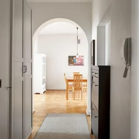 アパート Wehost Spacious 2br In The Center ヘルシンキ